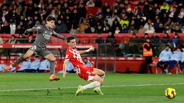 0-2. Asistencia de Jude Bellingham al espacio para la carrera del jugador turco del Real Madrid. El dorsal 15 aguanta, le gana la posicin a Miguel Gutirrez y finaliza con un disparo cruzado, raso, con la zurda, para superar la estirada de Paulo Ganazzaniga.