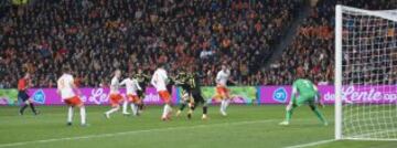 Gol anulado a Silva.