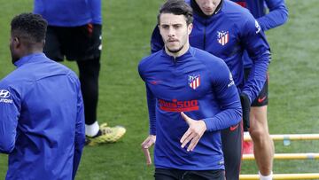 Hermoso, que ser&aacute; titular ante el Sevilla, en una sesi&oacute;n del Atl&eacute;tico.