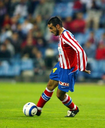Jugó durante dos temporadas en el Atlético de Madrid desde 2003 hasta 2005.