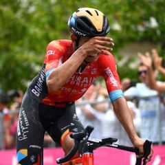 Buitrago, segundo en la etapa 15 y emoción en la meta