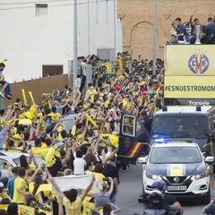 Vila-real enloquece con sus campeones