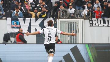 Futbol, Colo Colo vs Ohiggins.
Fecha 17, campeonato Nacional 2023.
El jugador de Colo Colo Leonardo Gil, centro, celebra su gol contra Ohiggins durante el partido de primera division disputado en el estadio Monumental en Santiago, Chile.
15/07/2023
Jonnathan Oyarzun/Photosport
Football, Colo Colo vs Ohiggins.
17th turn, 2023 National Championship.
Colo Colo's player Leonardo Gil, center, celebrates his goal against Ohiggins during the first division match at the Monumental in Santiago, Chile.
15/07/2023
Jonnathan Oyarzun/Photosport