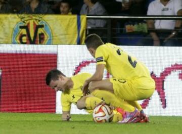 El defensa serbio del Villarreal Antonio Rukavina tras sufrir una lesión.