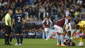 Soccer Football - Premier League - Aston Villa v Burnley - Villa Park, Birmingham, Britain - May 19, 2022 Burnley&#039;s Matthew Lowton remonstrates with referee after being sent off REUTERS/Peter Cziborra EDITORIAL USE ONLY. No use with unauthorized audi