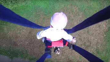 Este dron para bebés te hará ser ¿mejor padre?