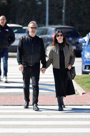 Pedro Larrañaga y Maribel Verdú en el Tanatorio Parcesa La Paz de Tres Cantos, para dar el último adiós a Gemma Cuervo.