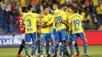 Los jugadores de Las Palmas celebran uno de los goles del equipo en el duelo ante el N&aacute;stic de Tarragona.