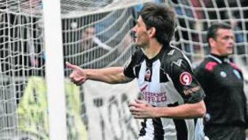 <b>LA CLAVE. </b>Gari Uranga le dio la victoria a los suyos con dos goles.