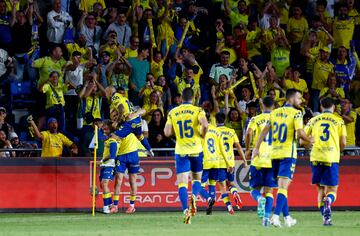 Moleiro celebra su gol al Madrid.
