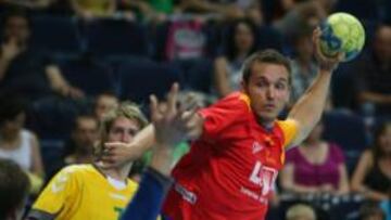 <b>SENCILLO. </b>Víctor Tomás encuentra ángulo desde su extremo.