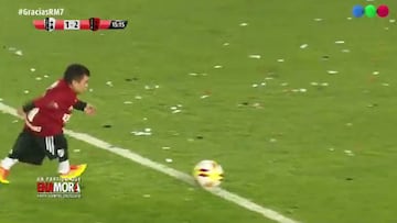 El actor argentino anotó dos goles en la primera parte. Una definición por bajo y un penal algo irregular que también transformó con calidad.