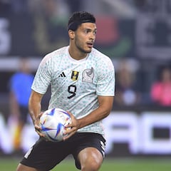 Raúl Jiménez reaches 100 games with Mexico national team