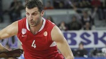 <strong>PAPALOUKAS.</strong>