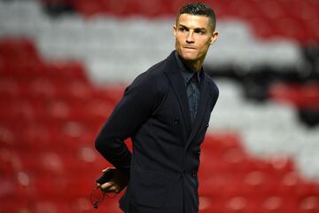 Cristiano Ronaldo pisa de nuevo el césped de Old Trafford. 