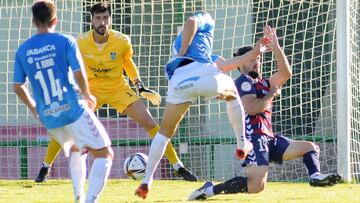Alberto Rubio y Rufo marcaron los dos goles del triunfo del Pontevedra CF frente a la Gimnástica Segoviana (0-2) en el partido correspondiente a la Jornada 8 en el Grupo 1 de Segunda División RFEF disputado en el estadio de La Albuera.