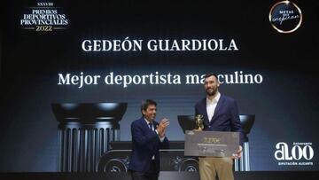 Gedeón Guardiola con el presidente de la Diputación.