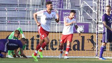 Ignacio Scocco celebra el gol anotado ante Orlando City.
