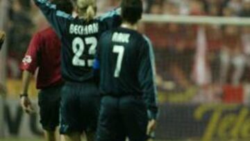 <b>PARADA IMPOSIBLE. </b>Iker voló para realizar una de las mejores paradas de la historia a Perotti. Su acción recordó a la que hizo Banks a Pelé en México 70.