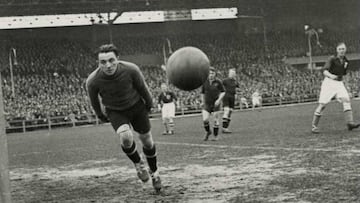 Un partido entre Holanda y Bélgica en 1932 /Nationaal Archief