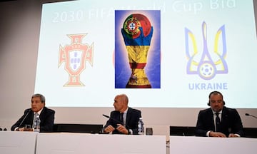 Fernando Gomes, Luis Rubiales y Andriy Pavelko, dirigentes de las Federaciones de futbol de sus países.
