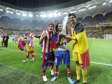 En el 2012 consiguió levantar la UEFA Europa League con el Atlético de Madrid tras vencer por 3-0 al Athletic Club. Fue el primer título internacional para Courtois.