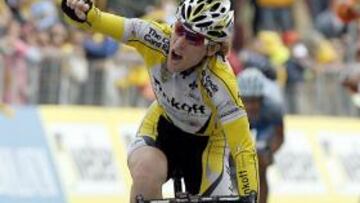 <b>SORPRESA.</b> Pavel Brutt sorprendió a sus compañeros de escapada con un ataque imparable a un kilómetro de la meta.