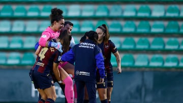 04/12/22 FUTBOL FEMENINO PARTIDO PRIMERA FEMENINA
REAL BETIS - LEVANTE
LESION PORTERA MARIA LOPEZ