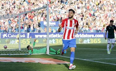 Bayern continue to eye up Atleti's Carrasco