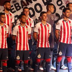 Chivas presenta su piel de campeón