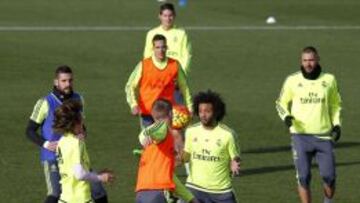 Marcelo se retiró del entrenamiento con molestias.