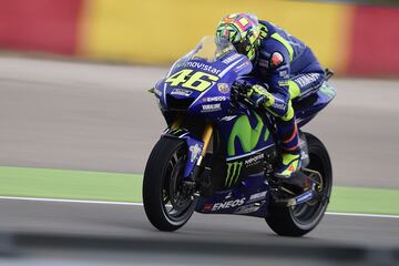 Valentino Rossi se vuelve a subir a la moto en Aragón