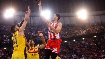 Un Olympiacos herido amenaza a un Bar?a crecido