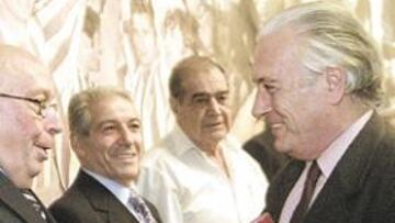 <b>SALUDO. </b>Albarracín y Salazar. Detrás, Collar y Escudero.