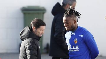 02/01/19
 VALENCIA CF
 ENTRENAMIENTO PUERTA CERRADA
 MARCELINO
 BATSHUAYI
 
 
 