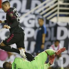 Rogelio Funes Mori eases Mexico past Honduras and into the semi-finals