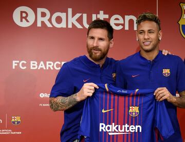 Rakuten patrocinará al Barcelona las cuatro próximas temporadas. Messi, Neymar, Piqué y Arda presentaron en Japón el nuevo sponsor que lucirán.