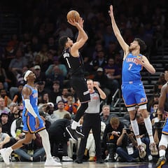 Booker sorprende a los Thunder en el último segundo