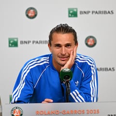 A Zverev casi le parte un rayo