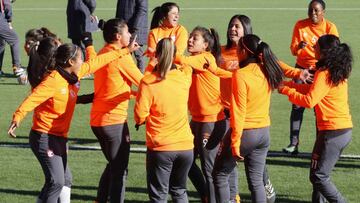 Entrenamiento del equipo femenino de Independiente Santa Fe en Madrid