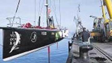 <b>BARCO EMBARCADO. </b>El 'Movistar' saldrá hoy hacia Suráfrica.