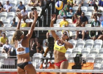 España se enfrentó a Argentina y ganó en voley playa.