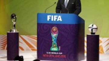 Webb responderá ante la fiscal Loretta Lynch.