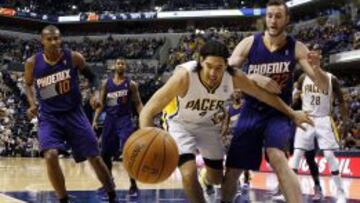 Luis Scola en el duelo entre su equipo, Indiana Pacers, y Phoenix Suns de esta temporada.