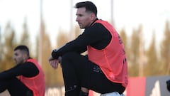 PSG make offer for Messi after star's Barcelona contract expires