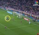 El amague que descolocó a Piqué en el gol que sufrió Barcelona