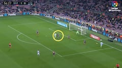 El amague que descolocó a Piqué en el gol que sufrió Barcelona