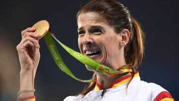 Ruth Beitia, con su medalla de oro en los Juegos de R&iacute;o. 