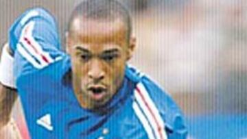 <b>CRECIO CON ANELKA. </b>Piasenta conoció a Henry en los partidillos que éste jugaba con Anelka y sus amigos en los campos semidesérticos que rodean las pistas de Versalles.