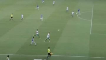 El debut de Lucas Silva ante la Chape: ¡ojo al casi golazo!